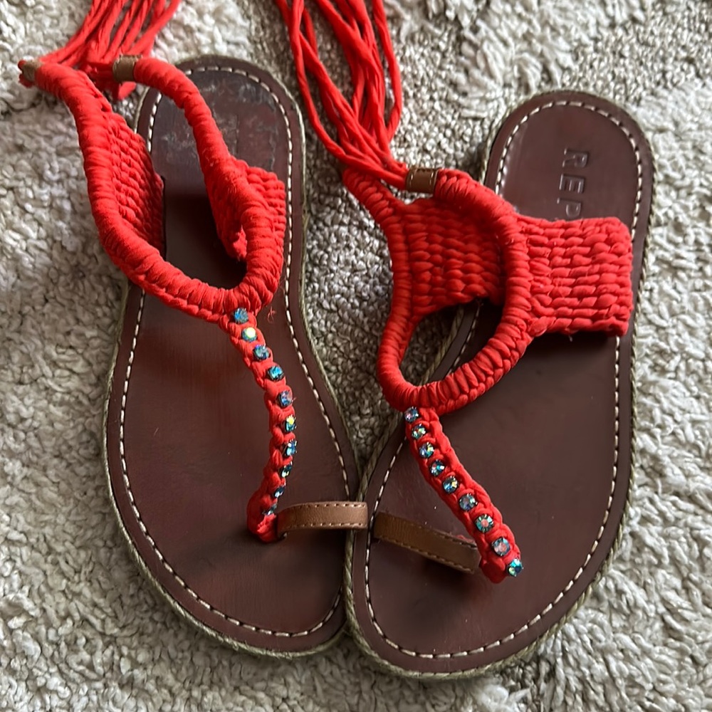 Report Sandals